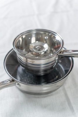 ENSEMBLE DE VAISSELLE EN INOX